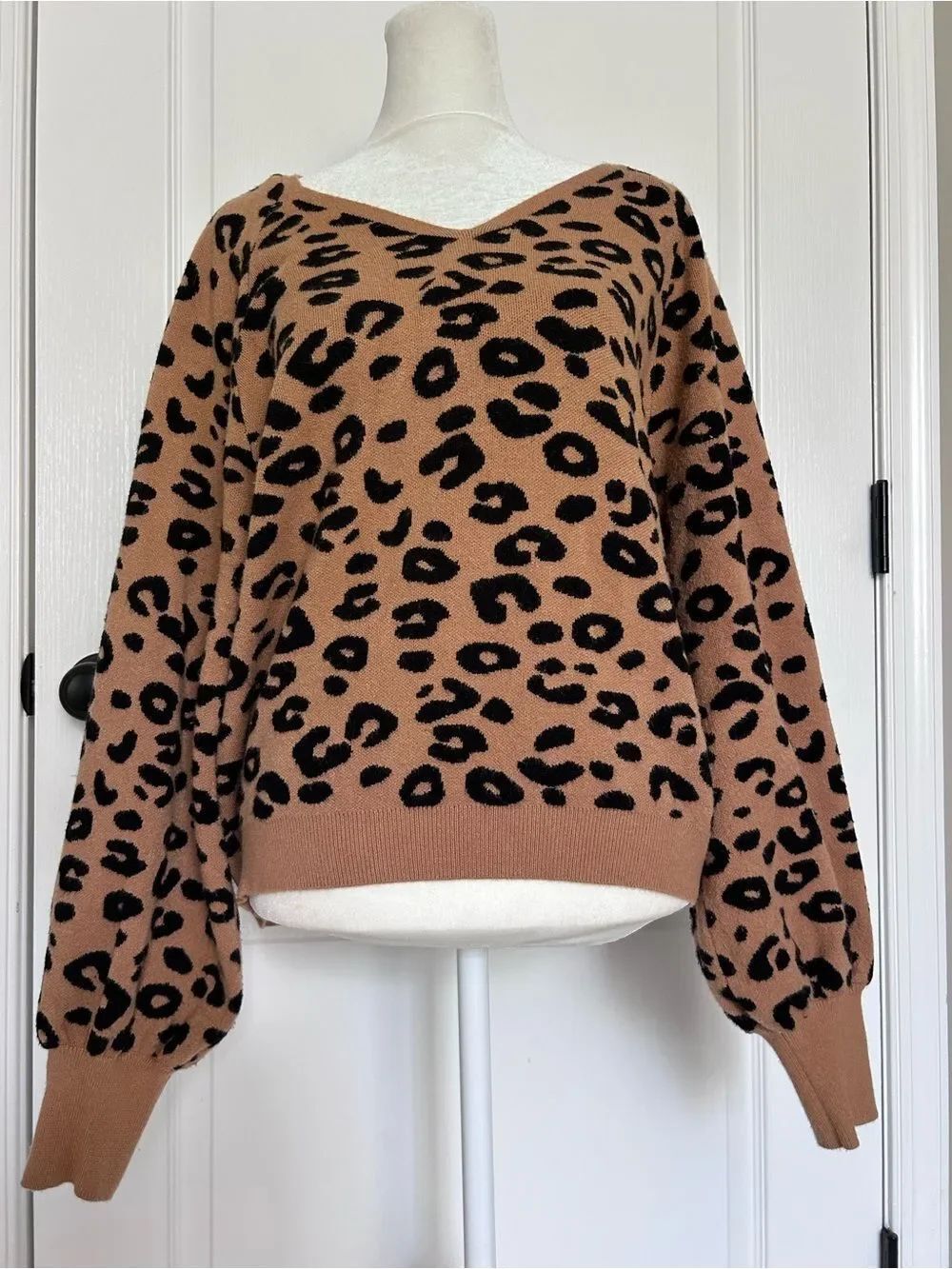 Philosophy Leopard Print V-neck Sweater Puff Sleeves Size Large